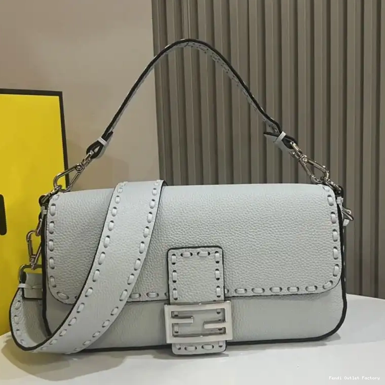 Affordable HOT In Cuoio Sky Blue Baguette Bag Medium Romano Selleria Leather Fendi 0604